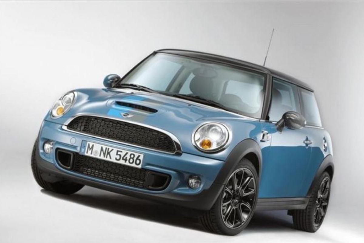 Carros esportivos, como o Mini Copper S 2012, também são bem-vindos no leilão (Foto: Divulgação)