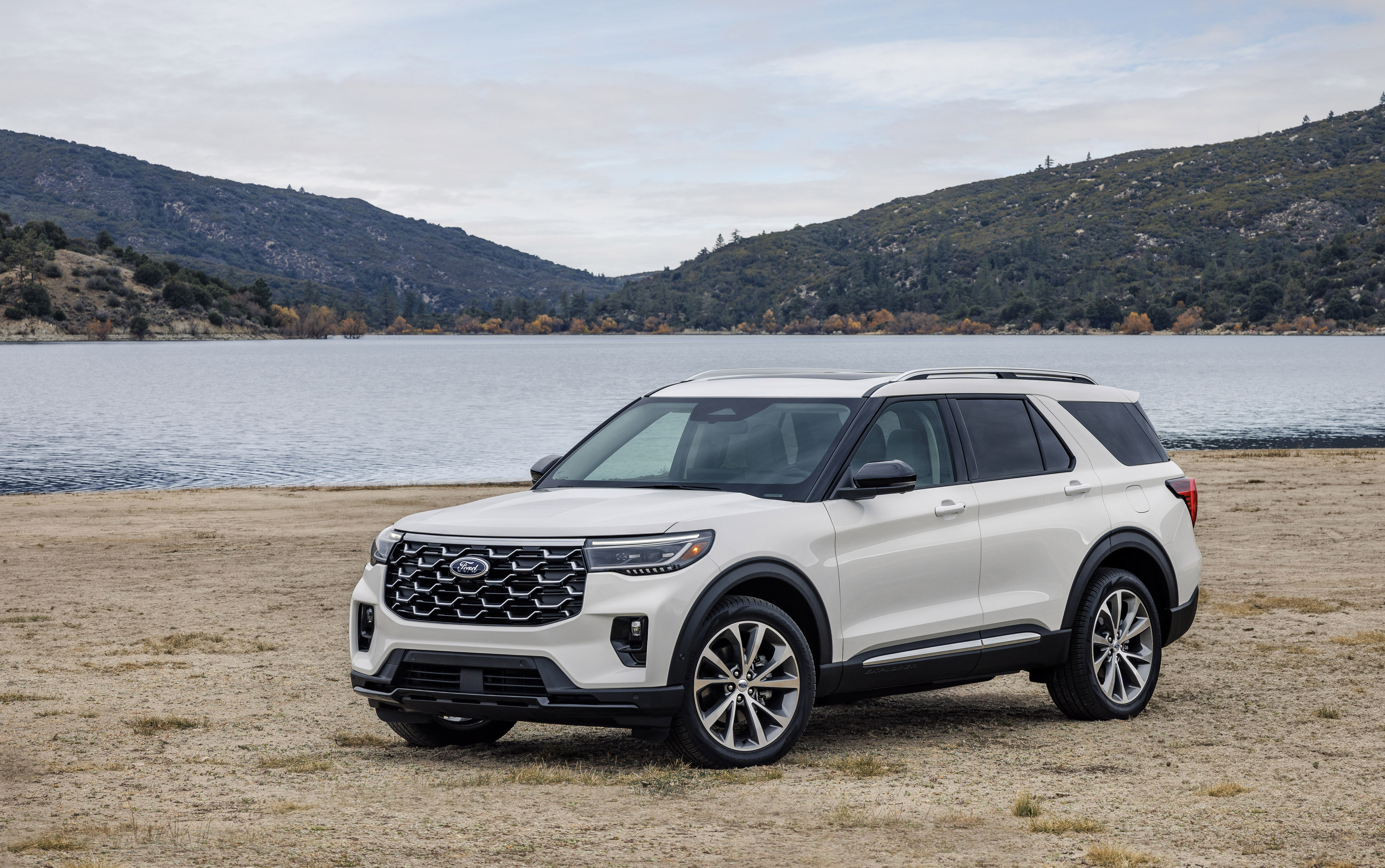 Novo Ford Explorer 2025 está mais moderno e é o SUV ideal para quem busca aventura