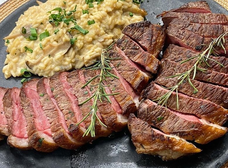 Picanha ao forno com alho e alecrim