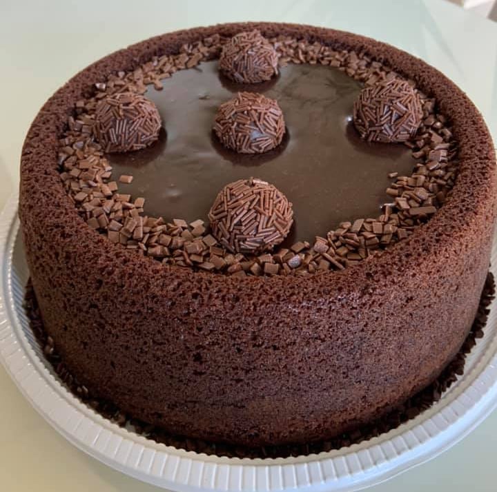 bolo piscina de brigadeiro para aniversário