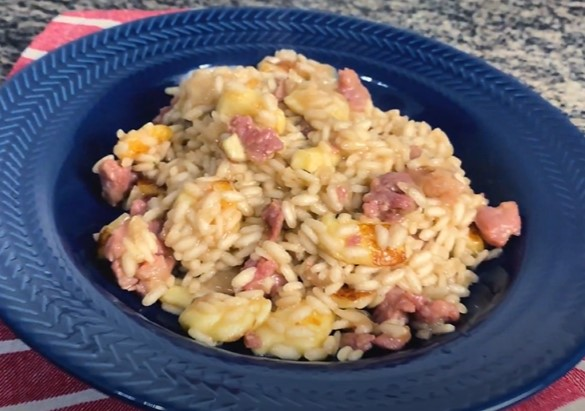 Risoto de calabresa e queijo coalho  