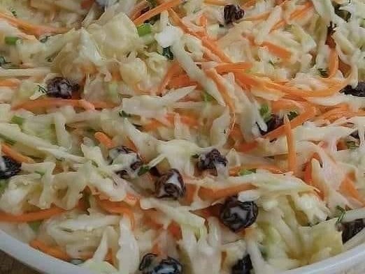 Salada de repolho com maionese