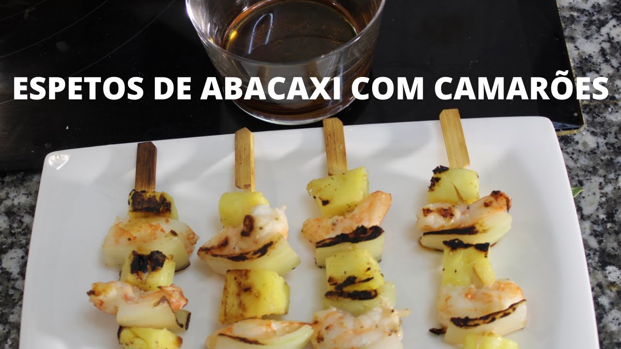 Espetinho de abacaxi com açúcar e canela Palmirinha