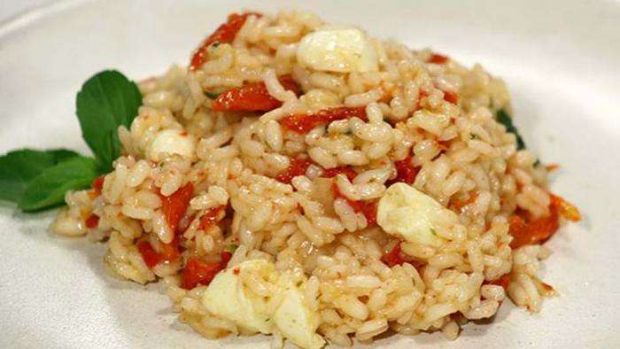 Risoto com tomate seco e manjericão como preparar