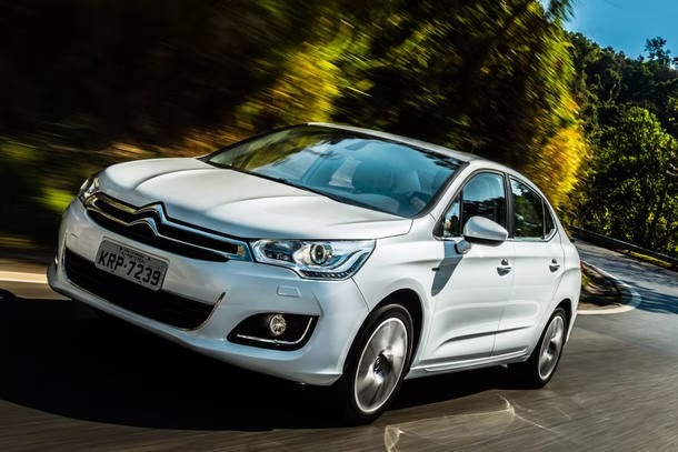 Citroën C4 Lounge - Foto: Divulgação