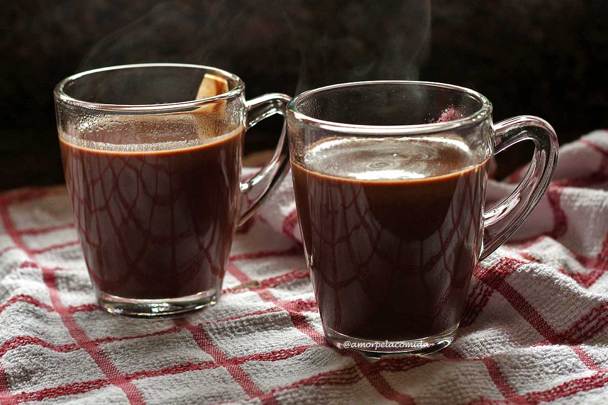 Chocolate quente para acalmar tudo gostoso