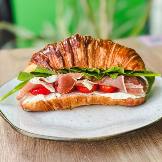 Croissant de presunto parma palmirinha