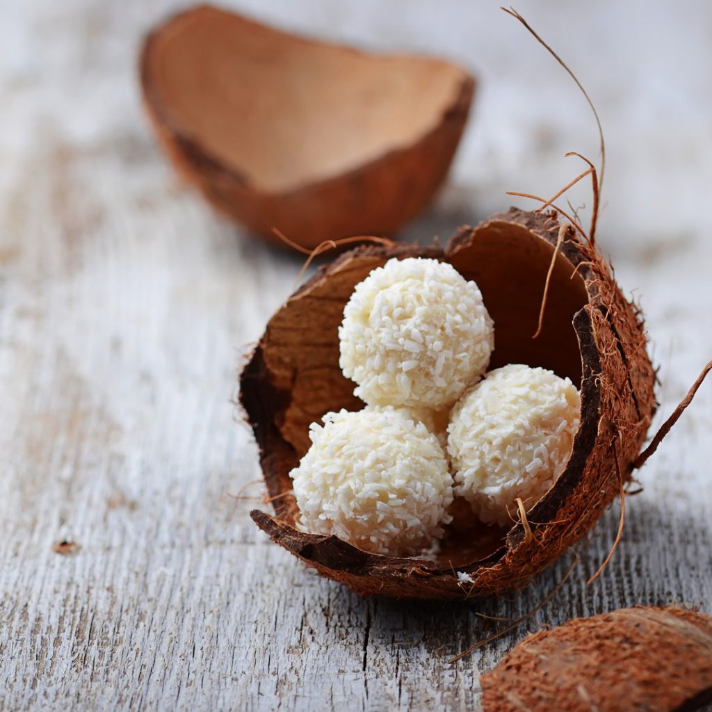 Docinhos de coco com brigadeiro como fazer