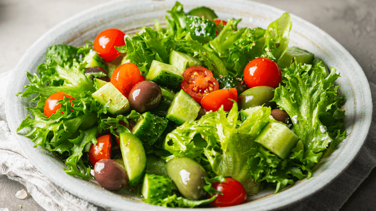 Marmita de salada tudo de bom para almoço