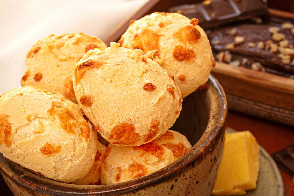 Pão de queijo fofinho com 3 ingredientes fácil  simples