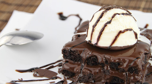 Brownie com sorvete melhor que de padaria