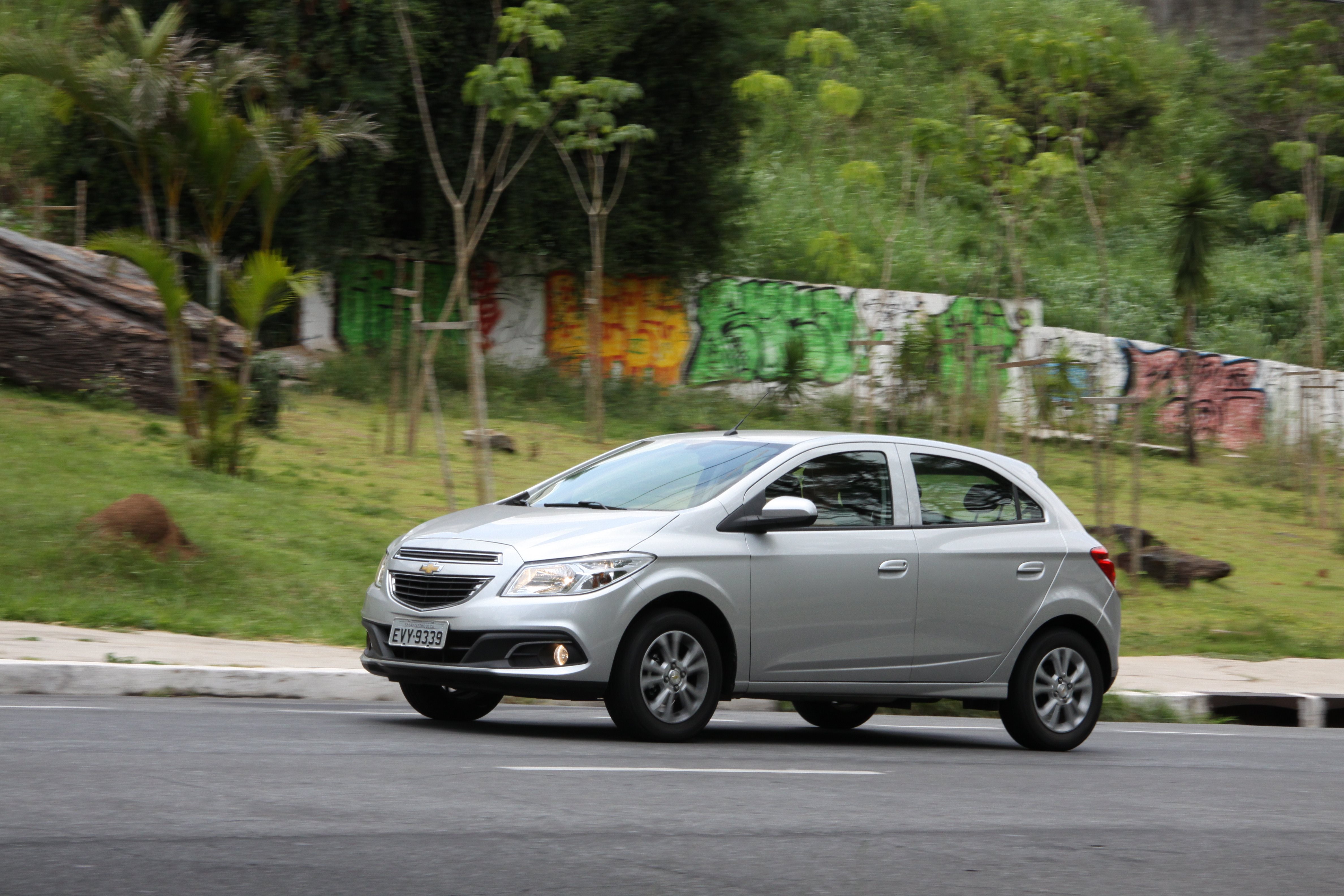 Chevrolet Onix LT 2014 - Foto: Divulgação