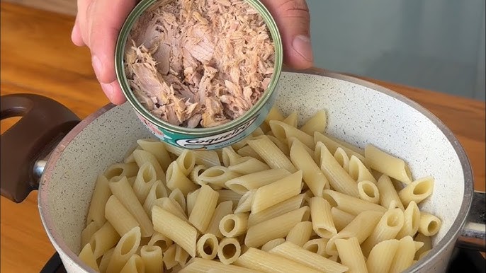 Macarrão com atum e creme de leite cremoso