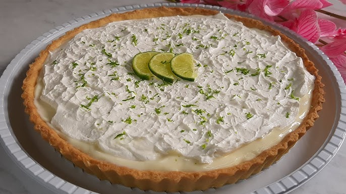 Torta de limão siciliano com merengue italiano