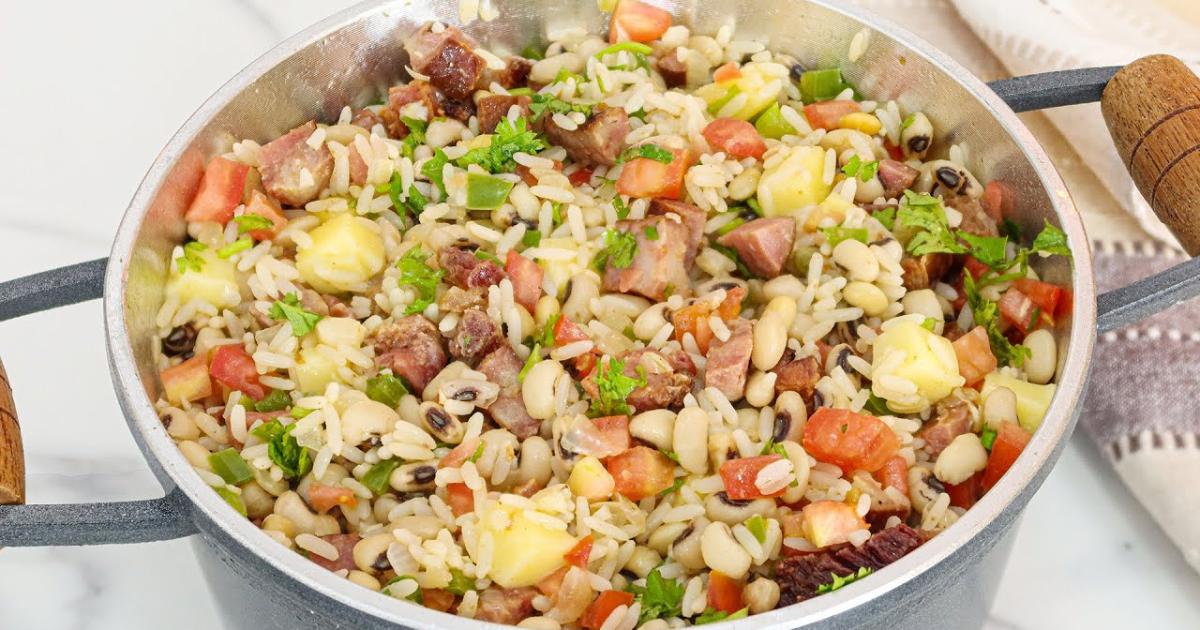 Baião de dois com frango desfiado prático demais