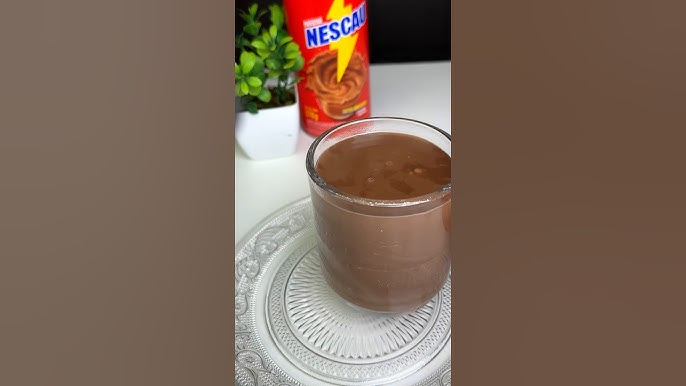 Chocolate quente de micro-ondas pronto em 3 minutos prático