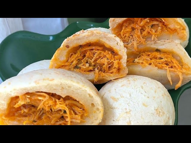 Pãezinhos de queijo com frango tudo gostoso
