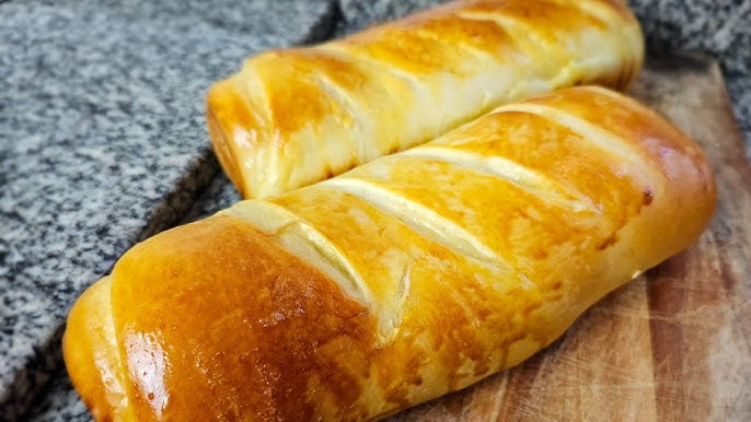 Pão recheado com frango e catupiry prático