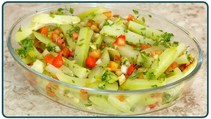 Salada fria de chuchu tudo gostoso