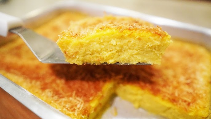Bolo de milho com flocão bem molhadinho tudo gostoso
