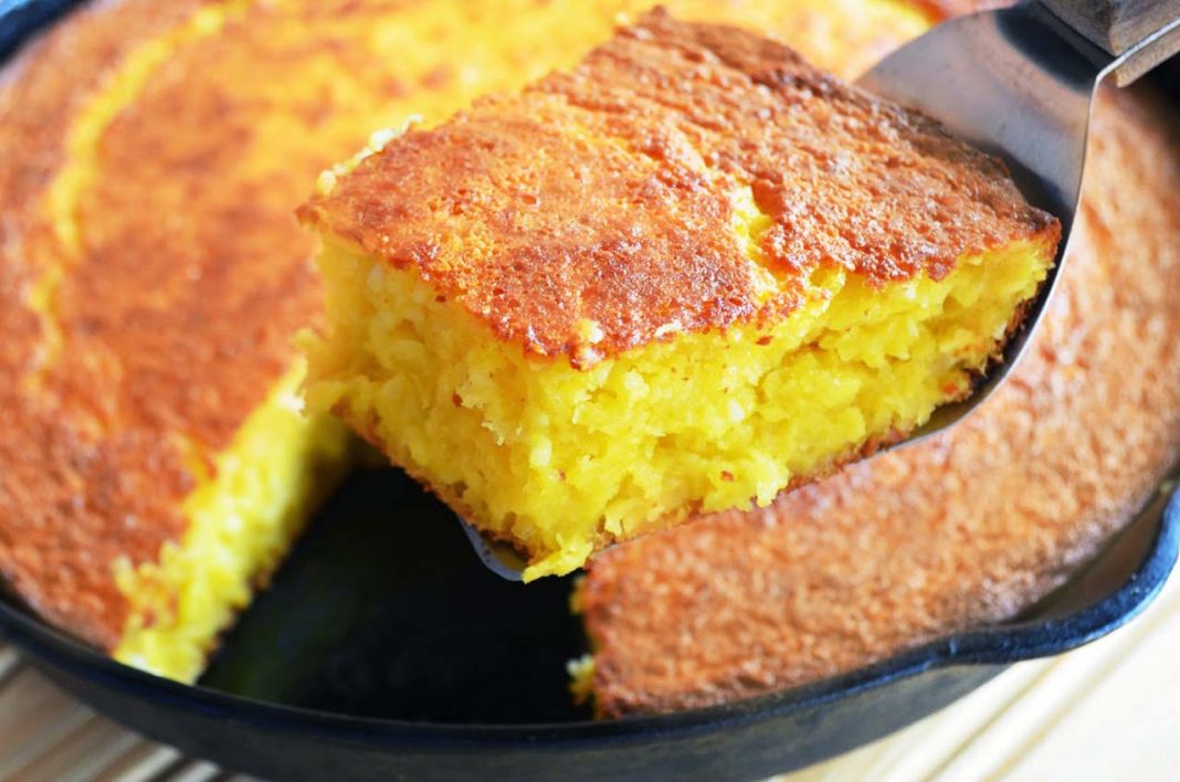 Bolo de milho sem forno prático demais