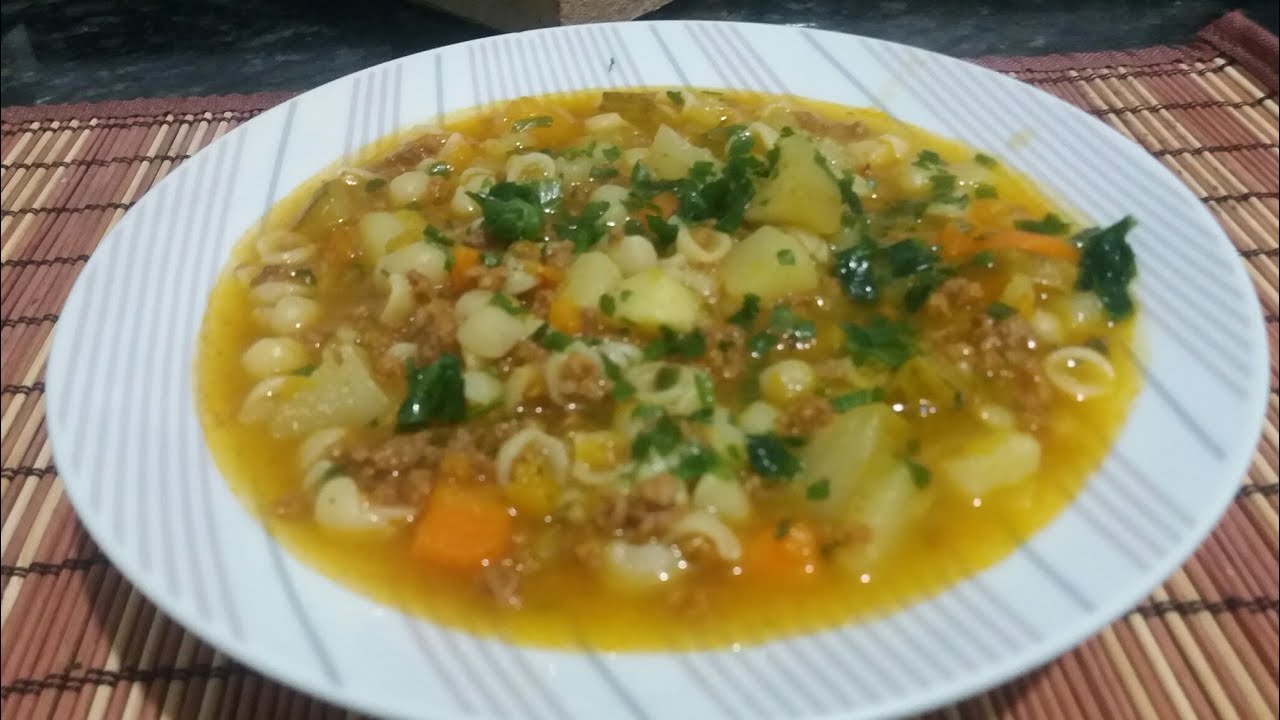 Sopa de legumes com carne moída  práticos