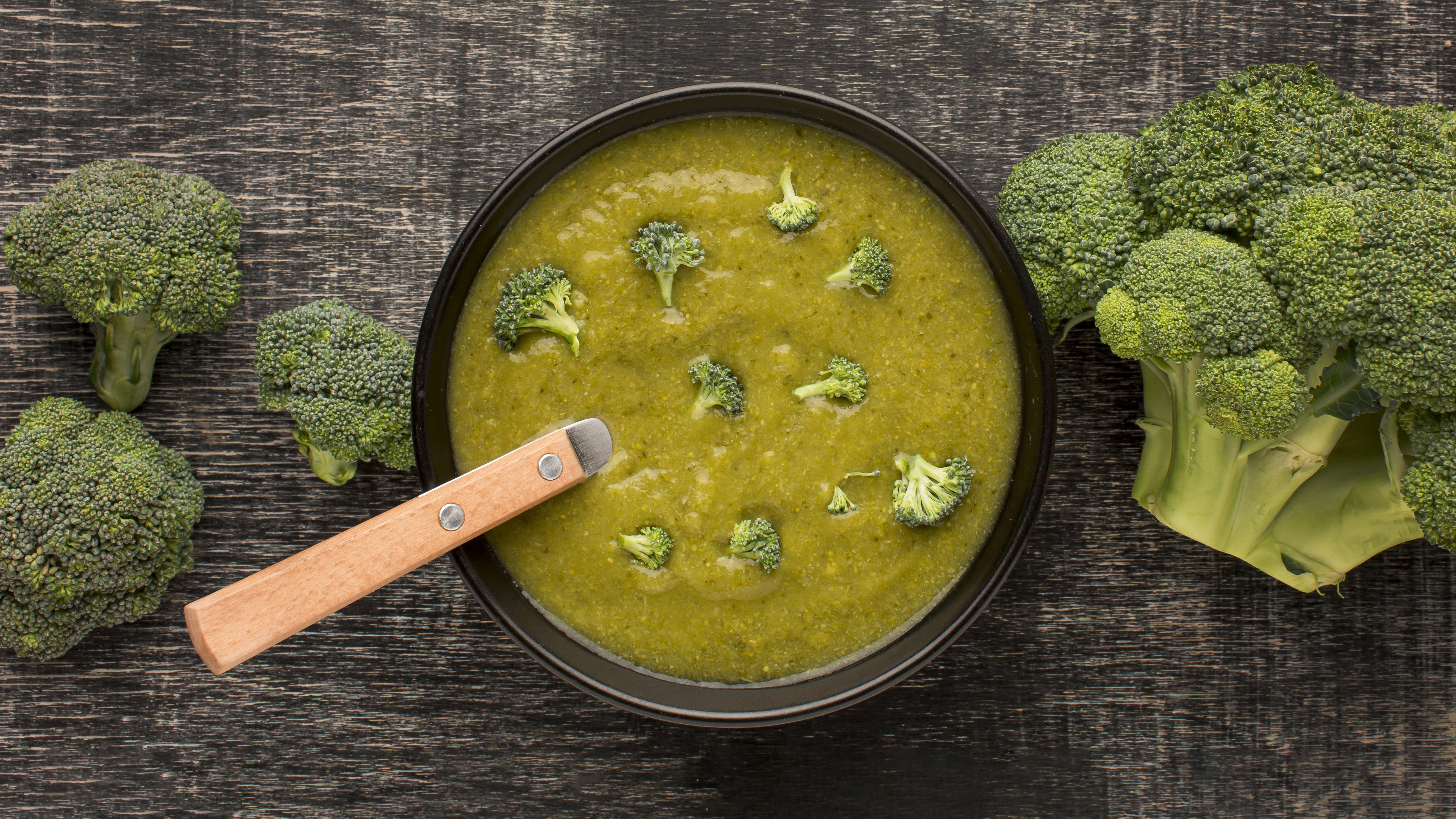 Sopa de brócolis preferida da Gisele Bündchen - Foto: Freepik